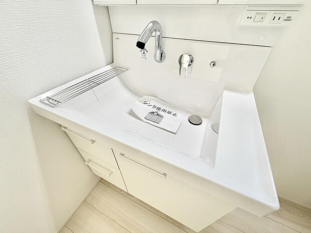 ■手洗いや顔を洗う時も快適に使える便利なシャワー