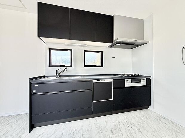 ■シンプルで機能的、毎日使いやすいキッチン