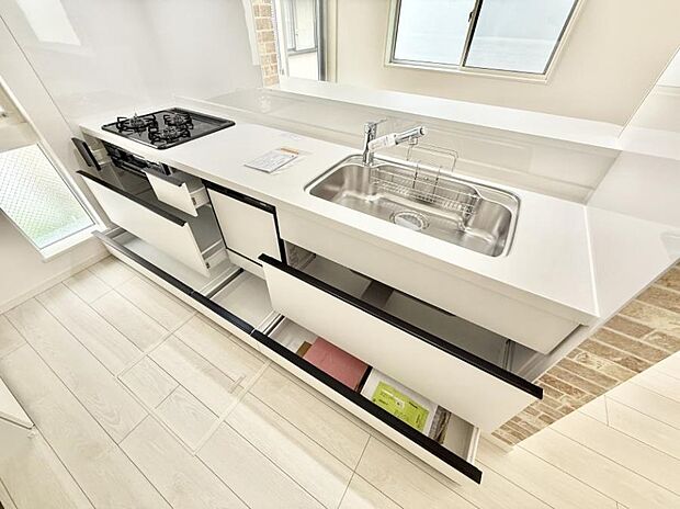 ■シンプルで機能的、毎日使いやすいキッチン