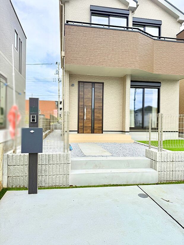 ■ 家族とゲストをやさしく迎える、心温まる玄関