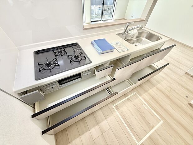 ■家族の絆を深める、温もりのあるキッチン