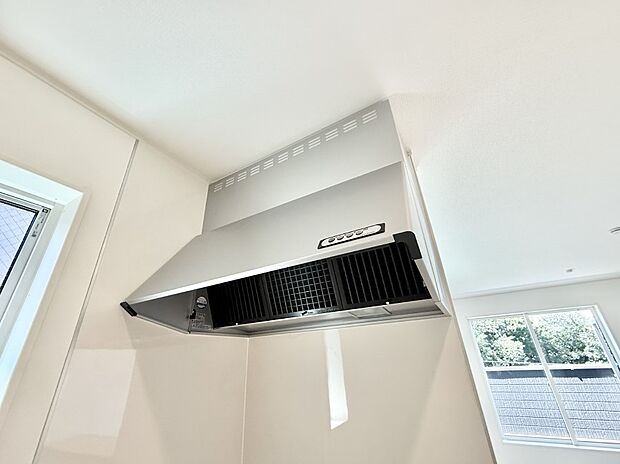 ■調理時の蒸気や匂いが換気扇に誘導され、効率的に排煙ができます。