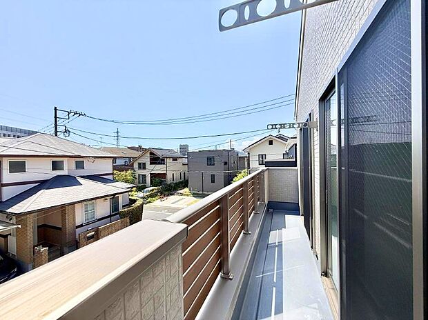 ■ 自然を身近に感じる、開放的なバルコニー