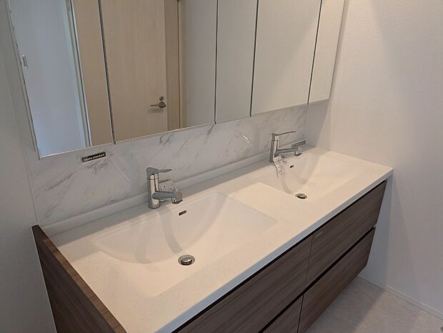 ■朝の準備がスムーズにできる広さです