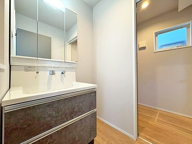 ■ 毎日を気持ちよく迎える、明るく温もりのある玄関