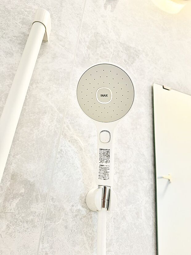 ■手元で簡単に止水できるため、水の無駄遣いを減らすことができます。