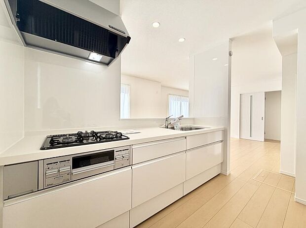 ■シンプルで機能的、毎日使いやすいキッチン