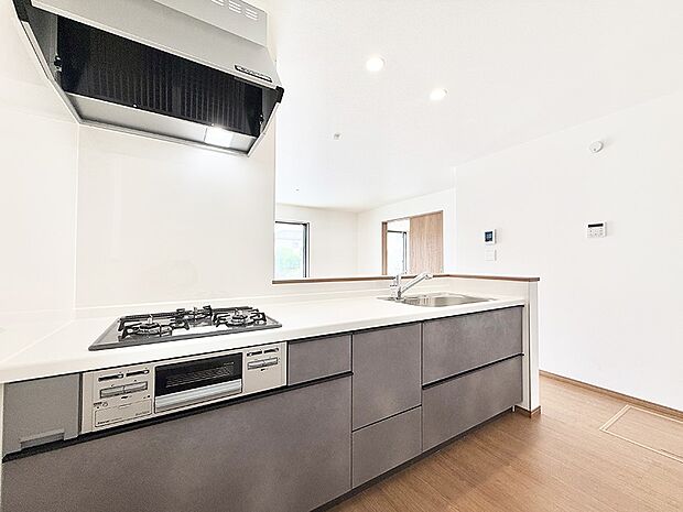 ■シンプルで機能的、毎日使いやすいキッチン