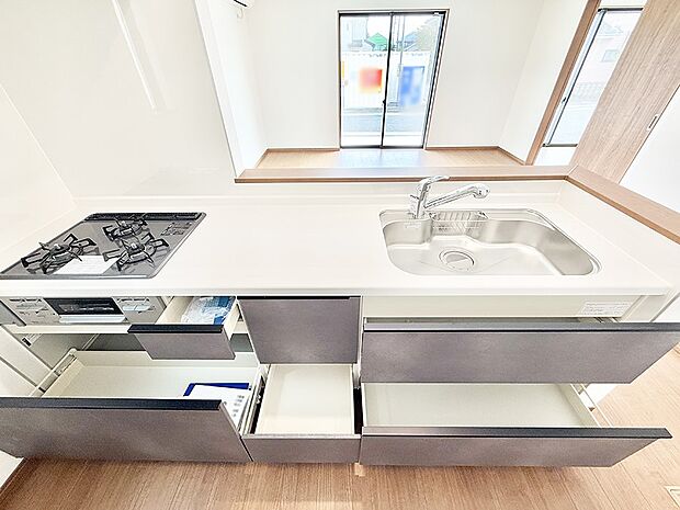 ■家族の絆を深める、温もりのあるキッチン