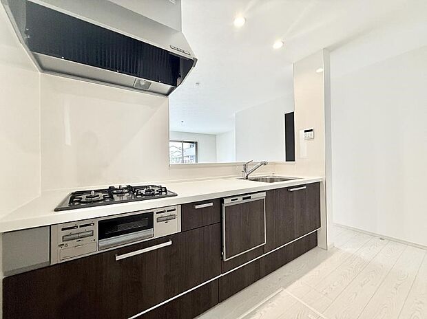 ■シンプルで機能的、毎日使いやすいキッチン