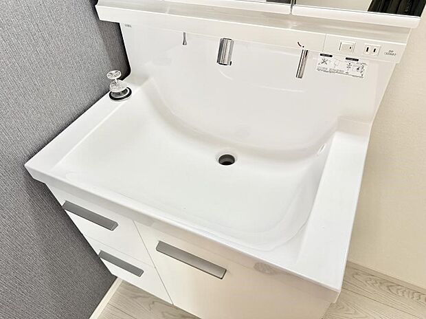 ■手洗いや顔を洗う時も快適に使える便利なシャワー