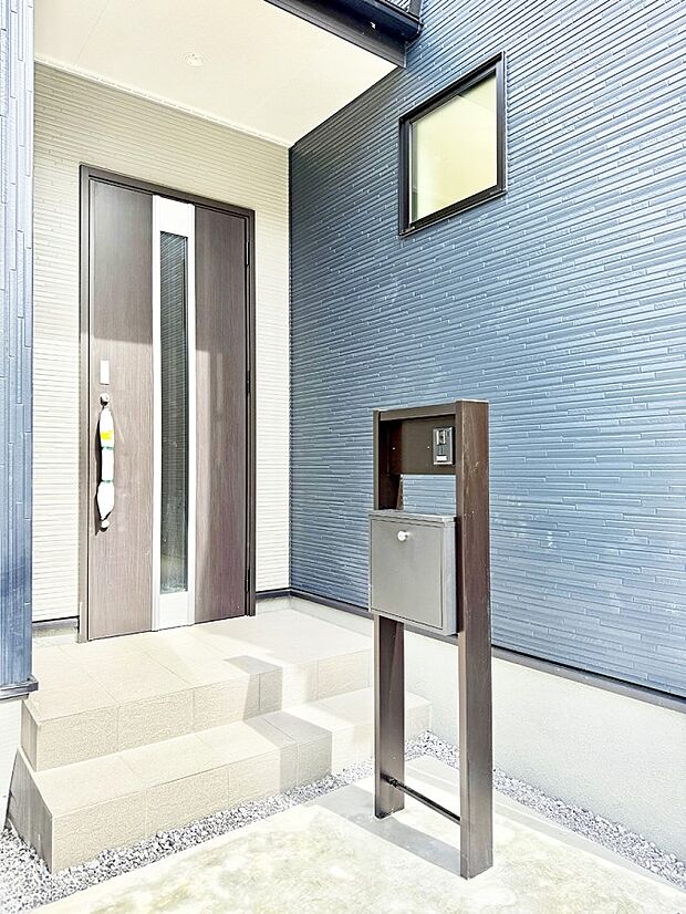 ■ 心地よい暮らしへとつながる、温かい玄関