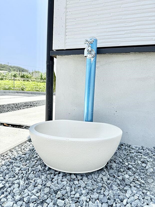 ■ガーデニングや洗車などの際に大活躍な屋外立水栓