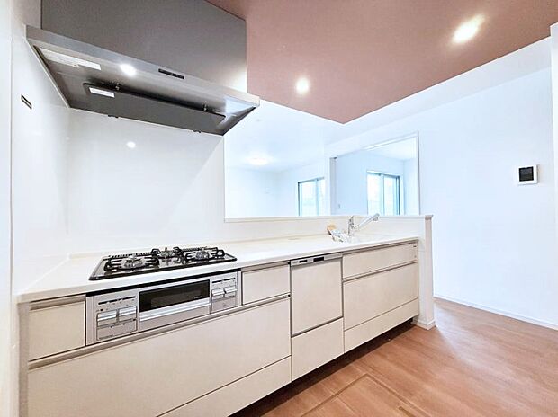 ■シンプルで機能的、毎日使いやすいキッチン