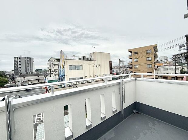 ■ 季節の移ろいを感じられる開放的な空間です