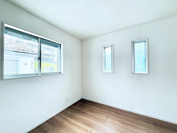 ■落ち着いた色合いのお部屋で穏やかな時間を楽しめます