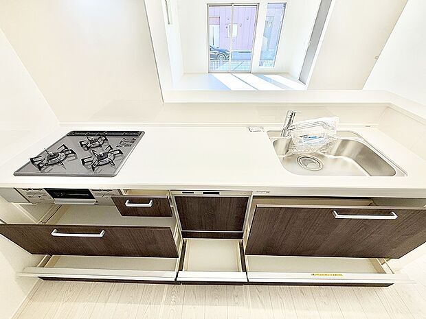 ■シンプルで機能的、毎日使いやすいキッチン