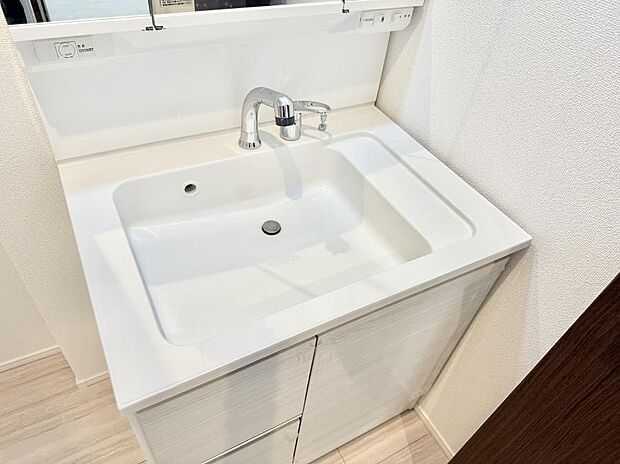 ■手洗いや顔を洗う時も快適に使える便利なシャワー