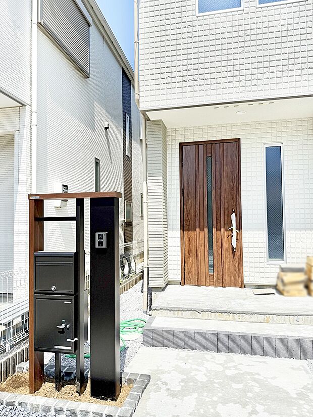 ■ 家族とゲストをやさしく迎える、心温まる玄関