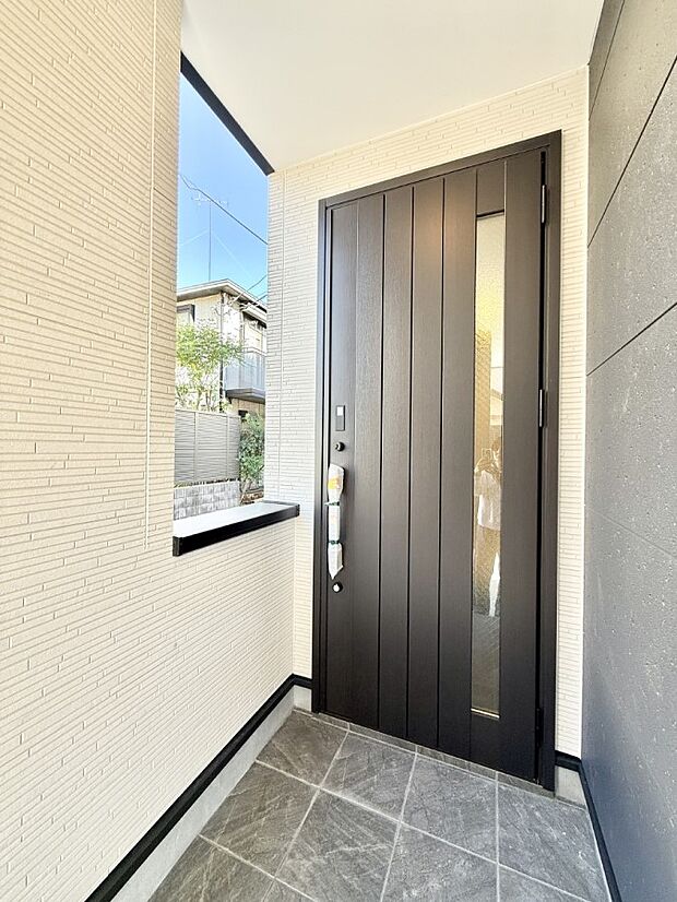 ■ 家族とゲストをやさしく迎える、心温まる玄関