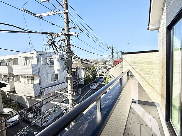 ■ 自然を身近に感じる、開放的なバルコニー