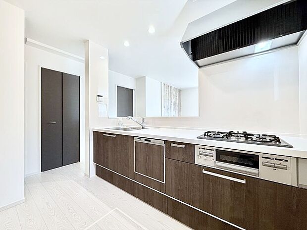 ■シンプルで機能的、毎日使いやすいキッチン