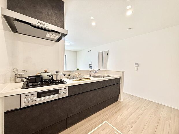 ■シンプルで機能的、毎日使いやすいキッチン