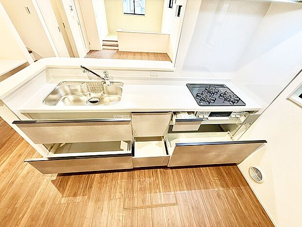 ■シンプルで機能的、毎日使いやすいキッチン