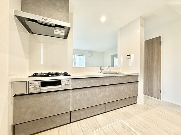 ■シンプルで機能的、毎日使いやすいキッチン