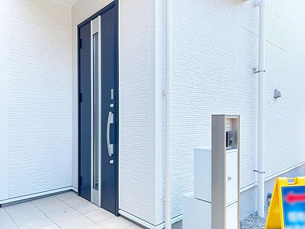 ■ シンプルで美しく、住まいの第一印象を彩る玄関です