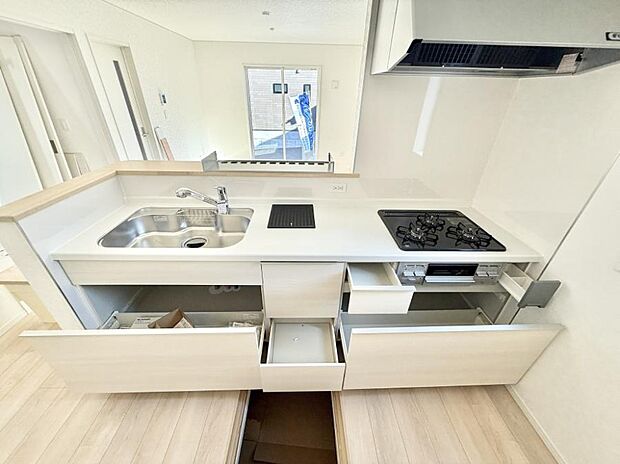 ■家族の絆を深める、温もりのあるキッチン