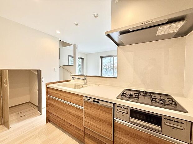 ■家族の絆を深める、温もりのあるキッチン