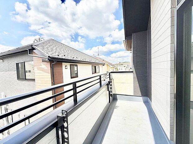 ■ 季節の移ろいを感じられる開放的な空間です