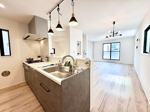 ■家族の絆を深める、温もりのあるキッチン