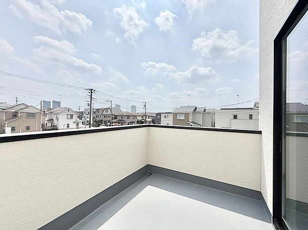 ■ 季節の移ろいを感じられる開放的な空間です