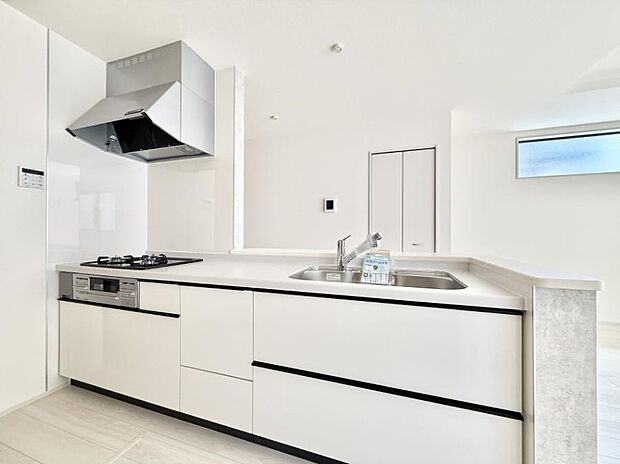 ■シンプルで機能的、毎日使いやすいキッチン