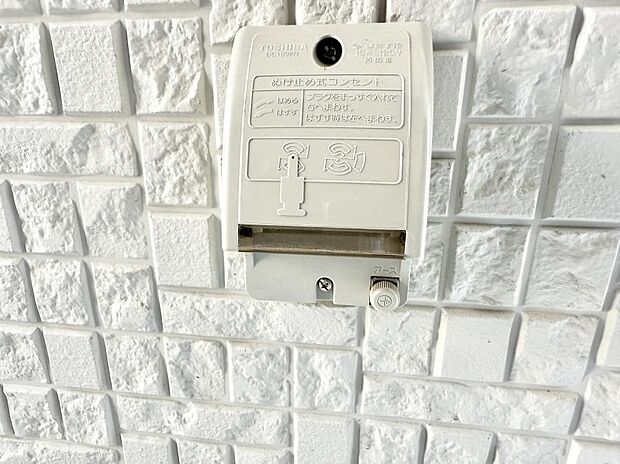 ■屋外に電源コンセントがあれば、高圧洗浄機で窓や外壁を掃除するなど便利です。