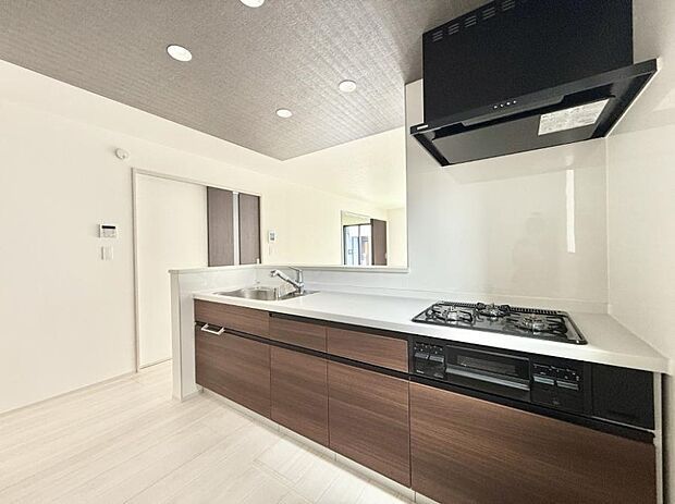 ■シンプルで美しく心地よい時間を生むキッチン空間