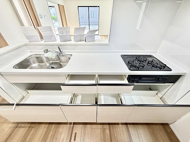 ■家族の絆を深める、温もりのあるキッチン