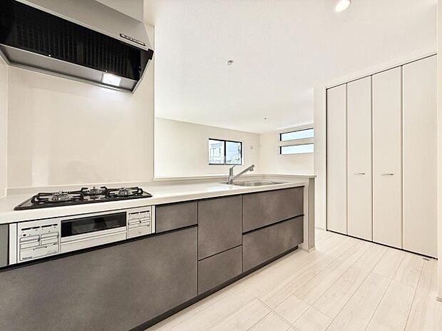 ■家族の絆を深める、温もりのあるキッチン