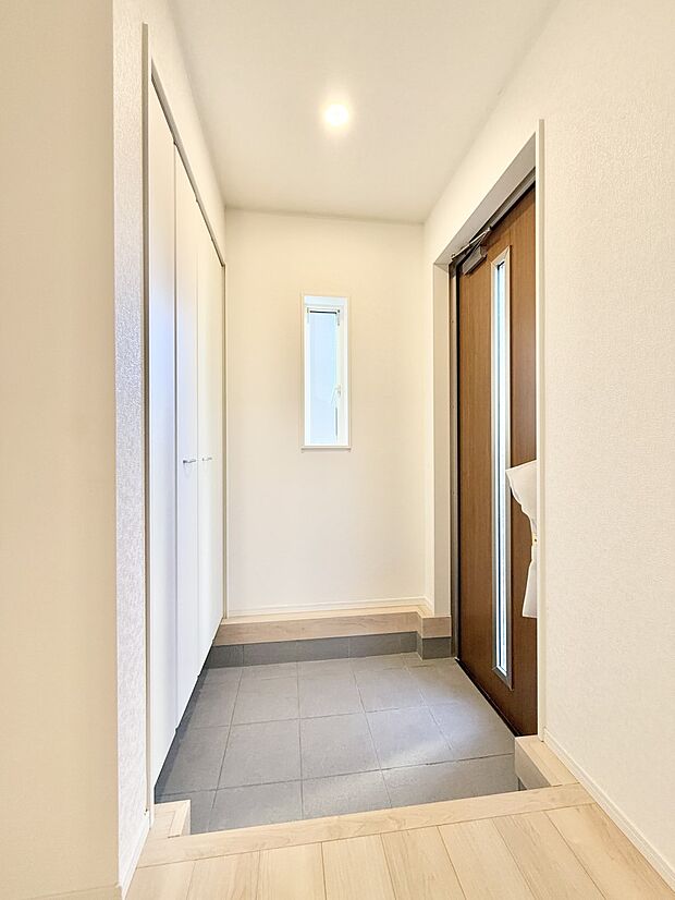 ■ 毎日を気持ちよく迎える、明るく温もりのある玄関