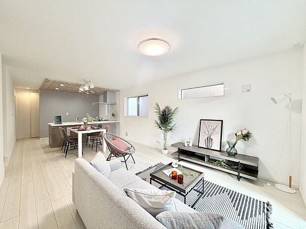 ■くつろぎと笑顔が集まる、心温まるリビング