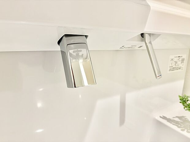 ■手洗いや顔を洗う時も快適に使える便利なシャワー