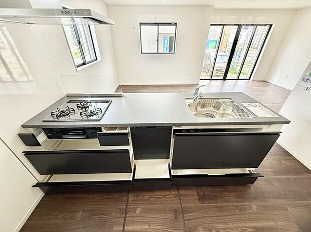 ■家族の絆を深める、温もりのあるキッチン