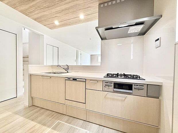 ■シンプルで機能的、毎日使いやすいキッチン