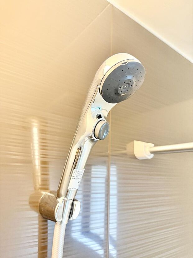 ■手元で簡単に止水できるため、水の無駄遣いを減らすことができます。