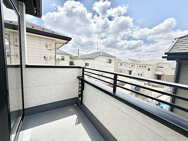 ■ 季節の移ろいを感じられる開放的な空間です