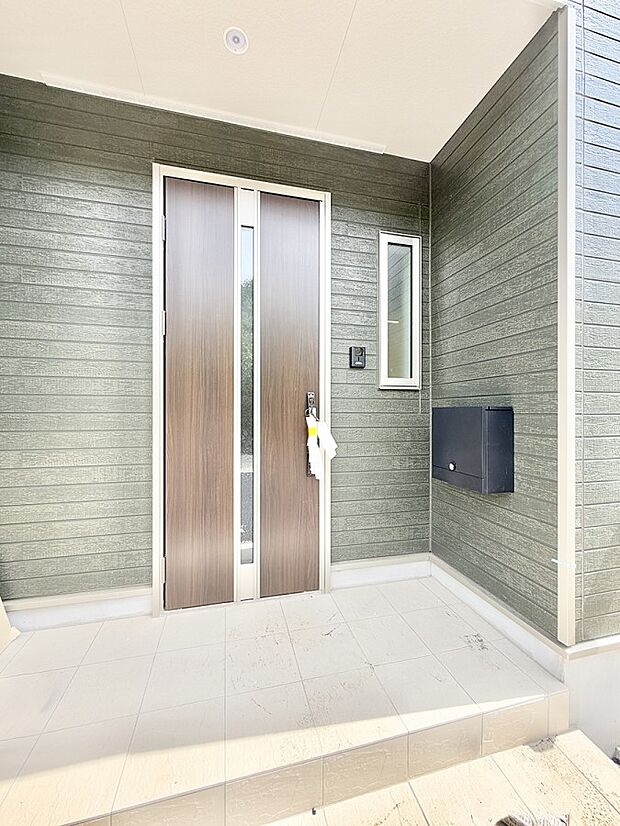 ■ 心地よい暮らしへとつながる、温かい玄関