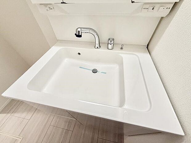 ■手洗いや顔を洗う時も快適に使える便利なシャワー