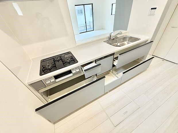 ■家族の絆を深める、温もりのあるキッチン